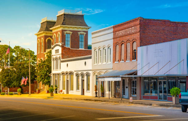 small-town-square-in-union-springs-alabama